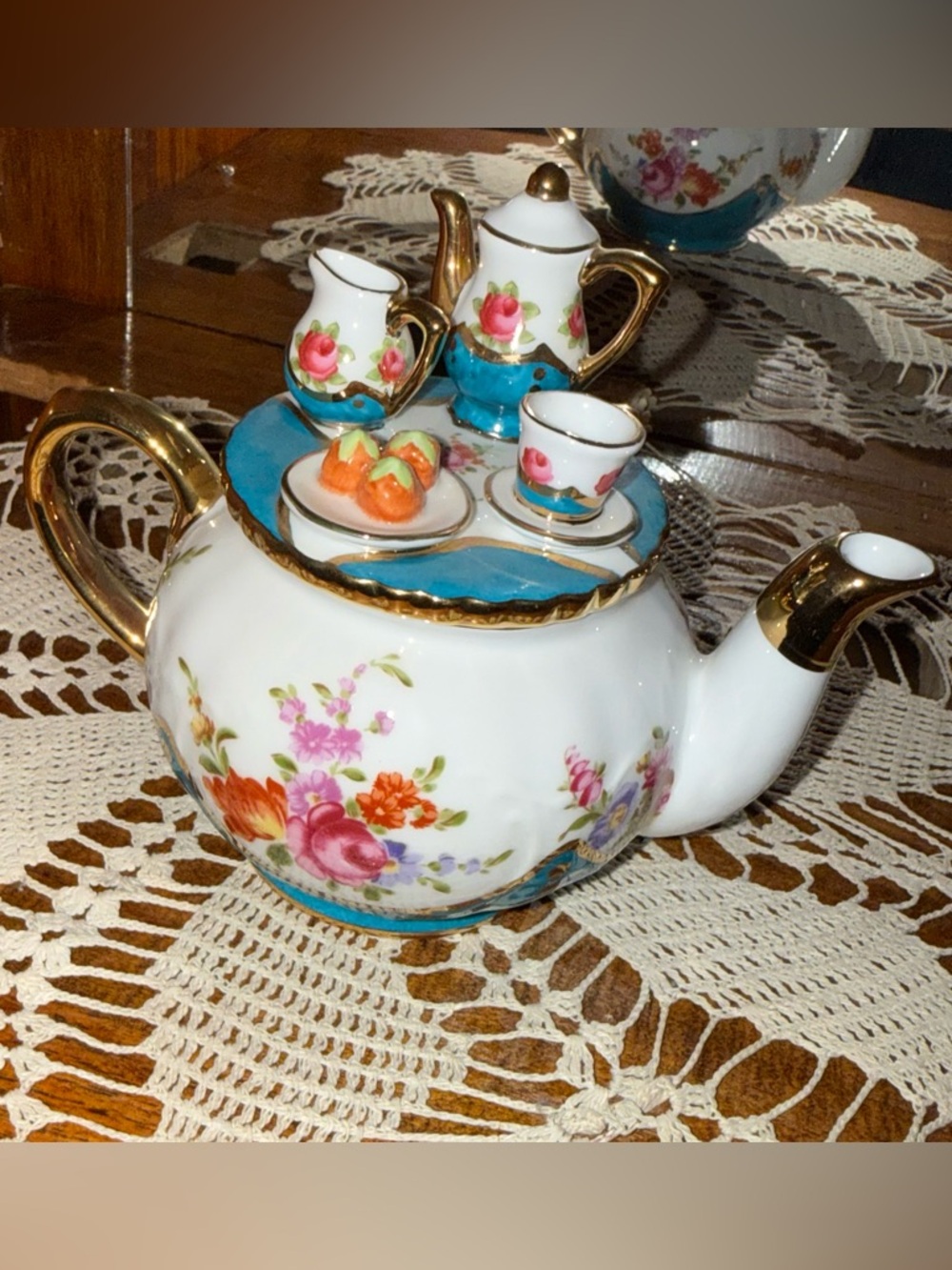 Lilian vernon Miniature Porcelain Tea pot